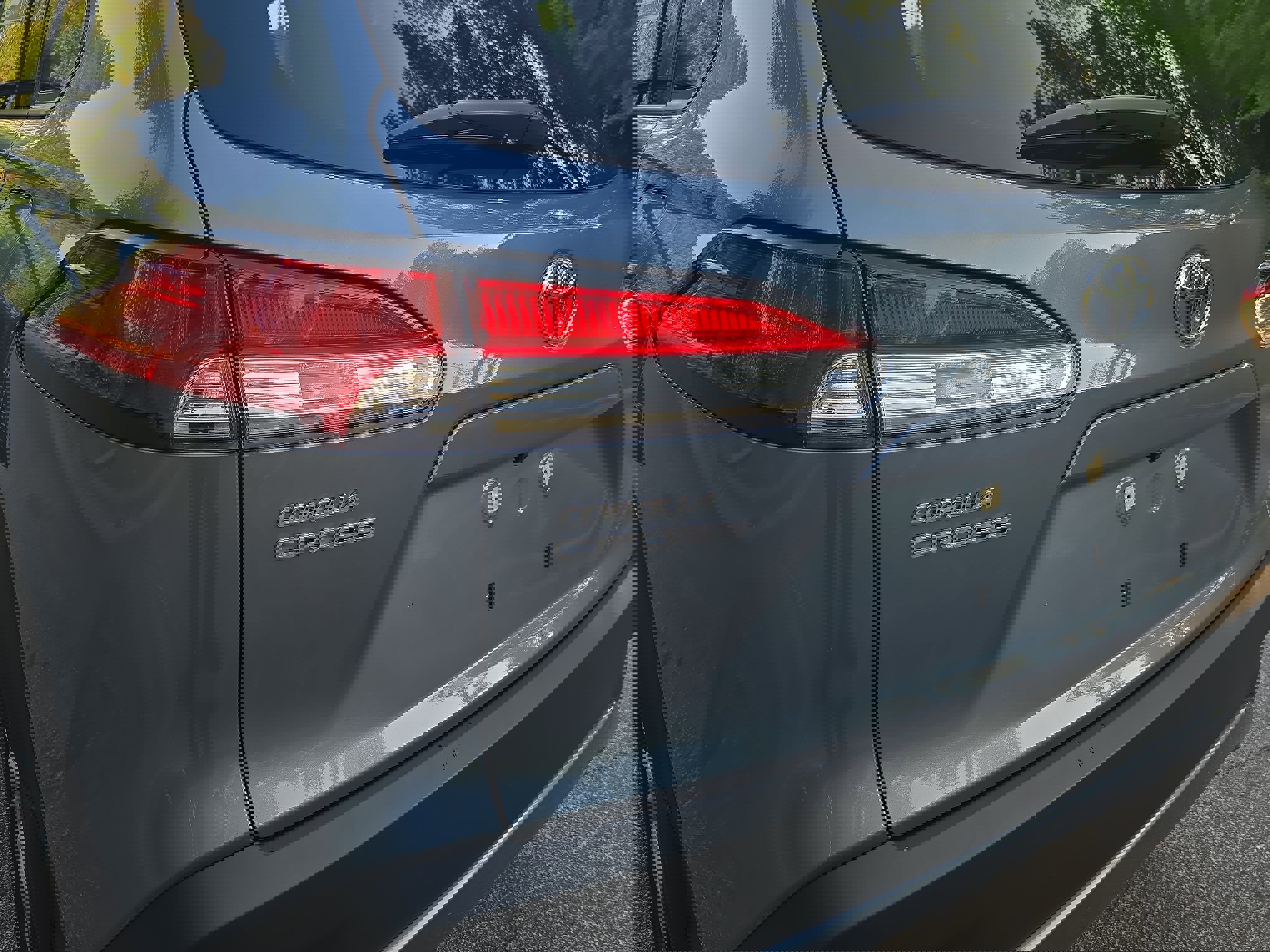 Used 2024 Toyota Corolla Cross LE w/ Moonroof Package image 32