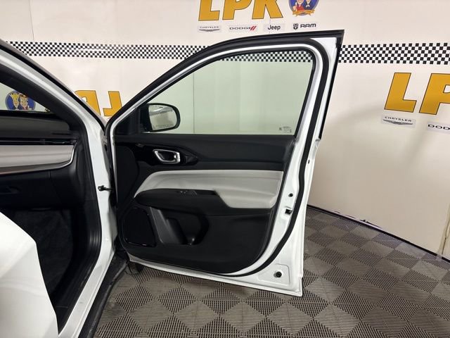 New 2026 Jeep Compass Limited image 22