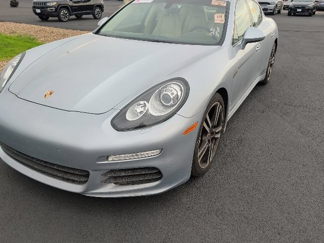 Used 2014 Porsche Panamera RWD image 19