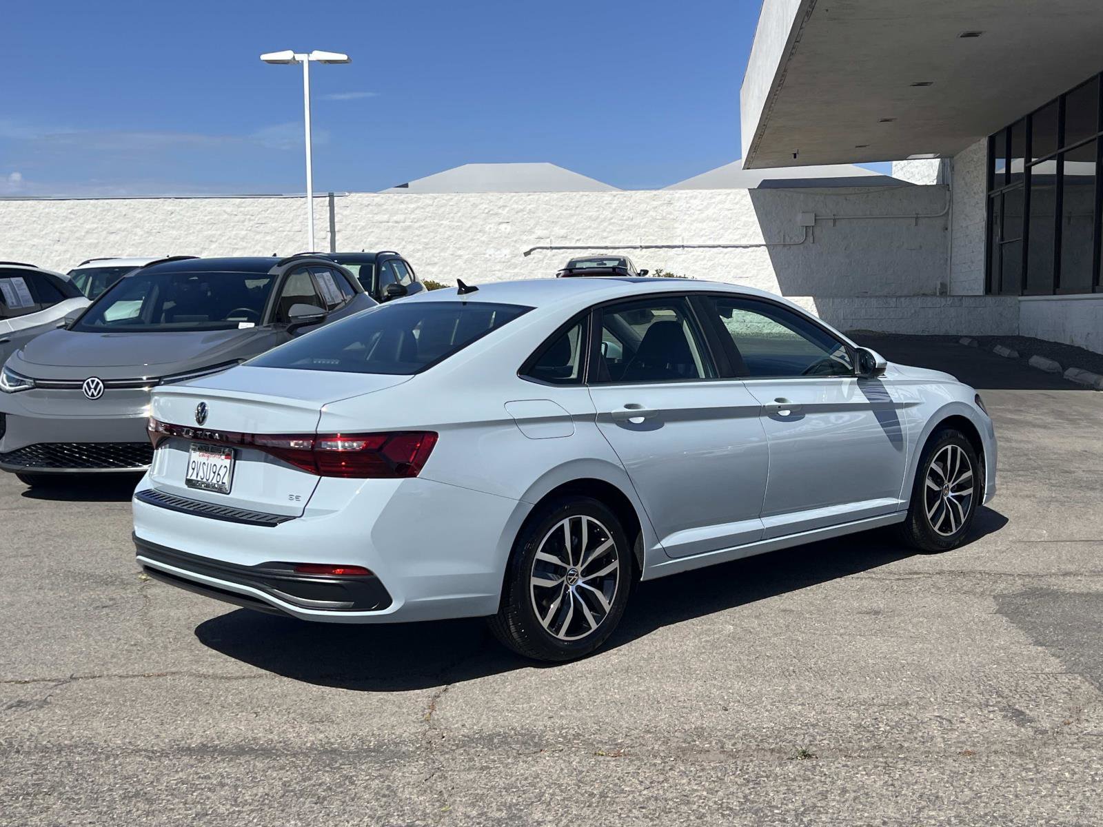 Used 2025 Volkswagen Jetta SE FWD image 24