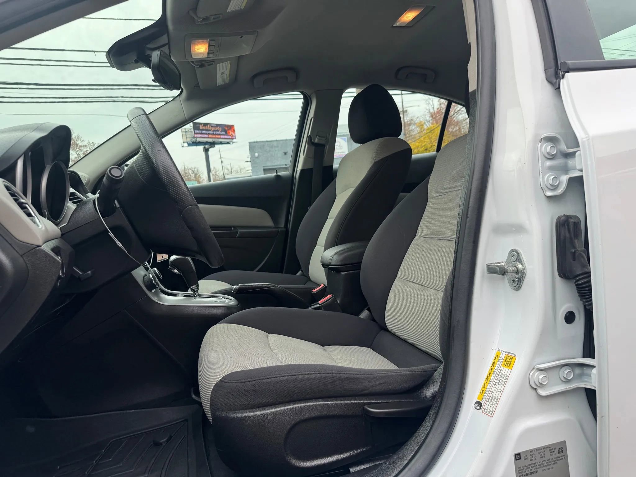 Used 2013 Chevrolet Cruze LS image 17