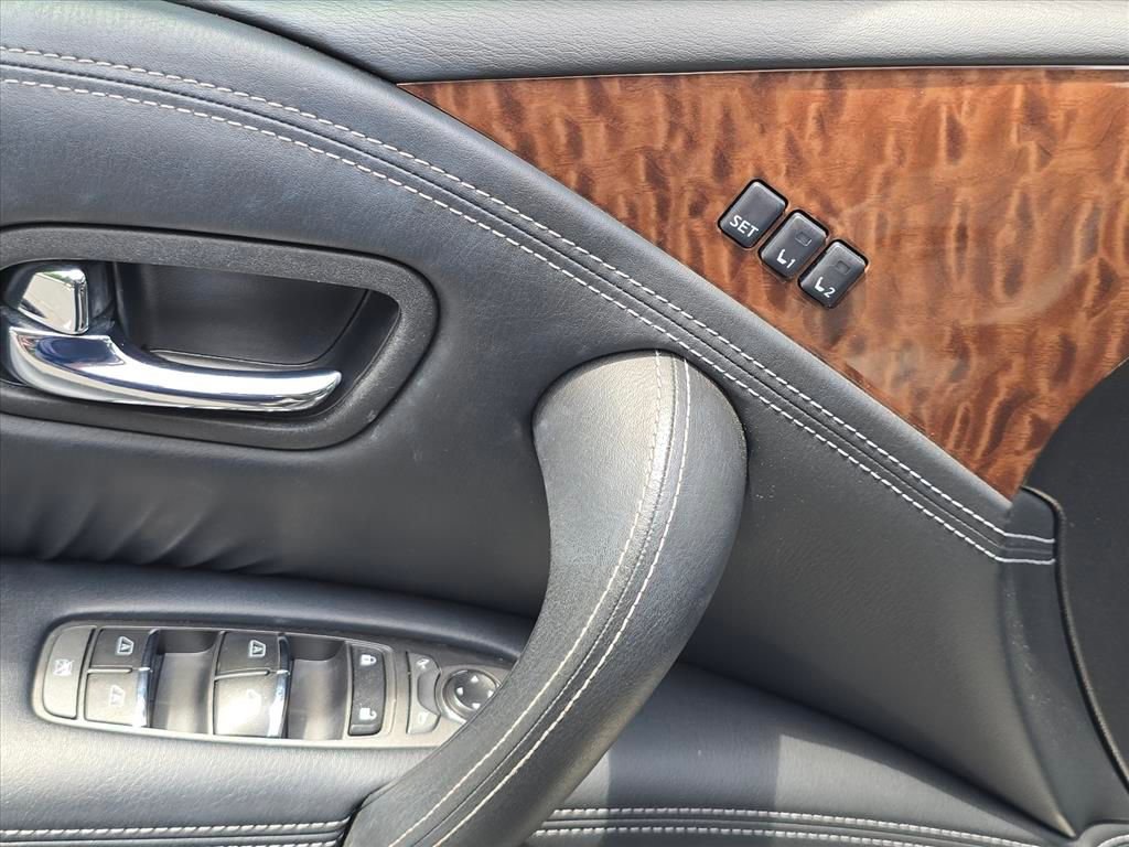 Used 2020 Nissan Armada SL w/ Premium Package RWD image 17