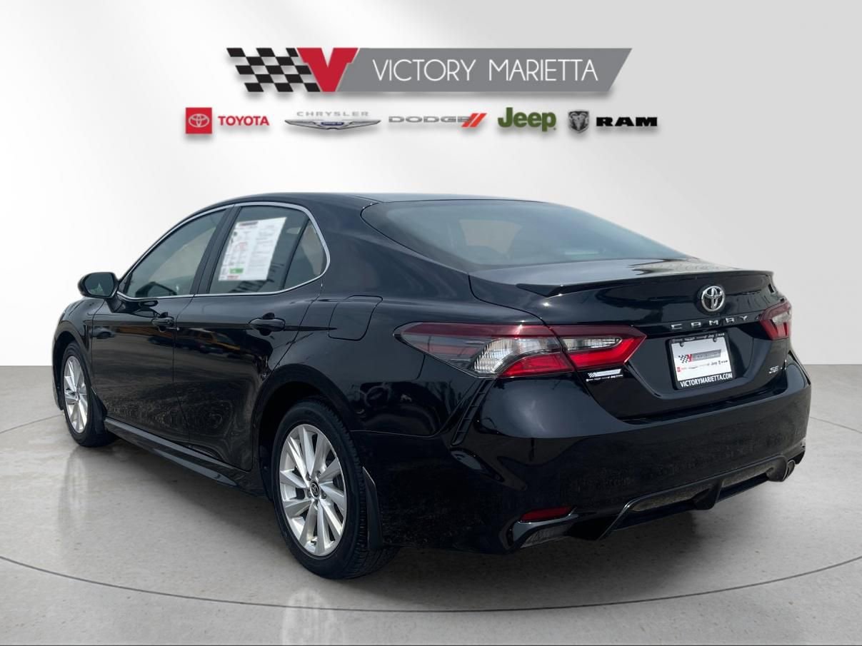 Used 2024 Toyota Camry SE FWD image 3