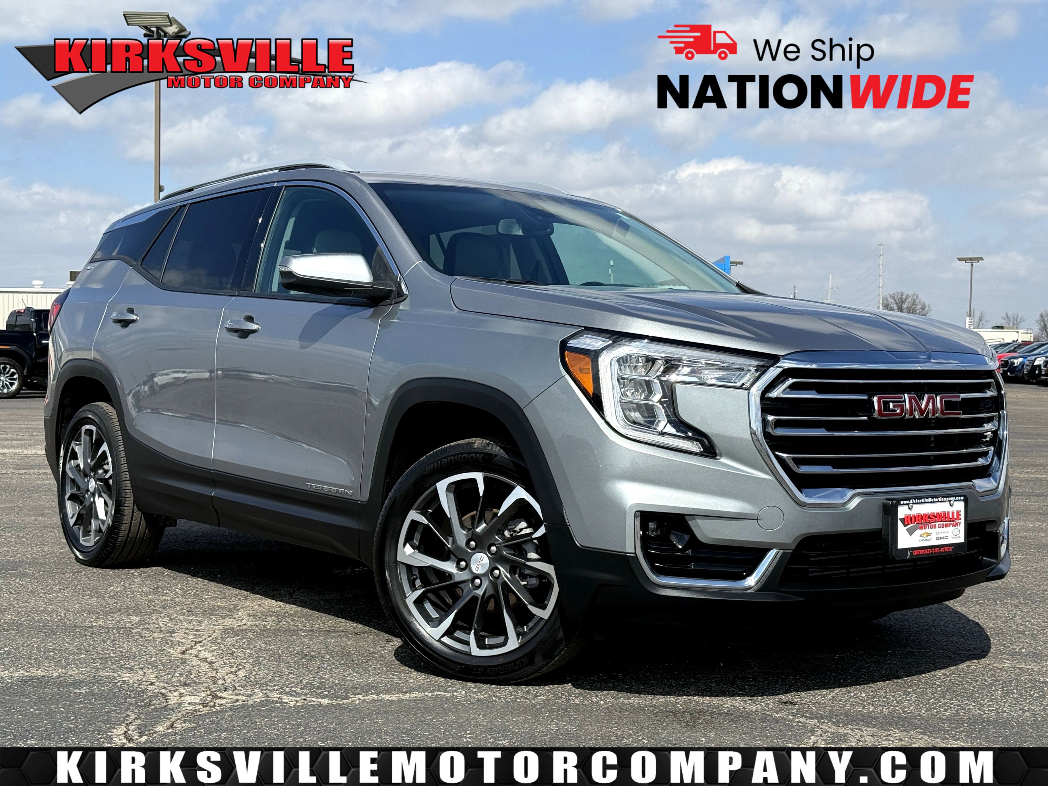 Used 2024 GMC Terrain SLT w/ Infotainment Package II image 1