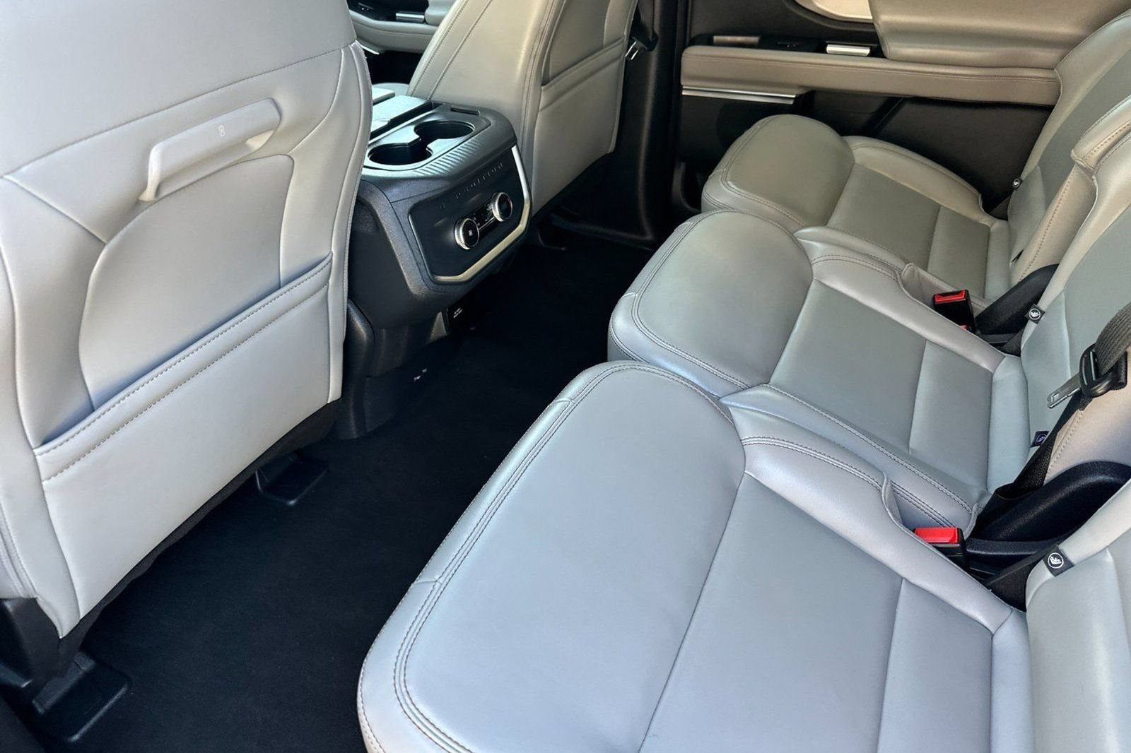 Used 2025 Ford Expedition Max Active AWD/4WD image 14