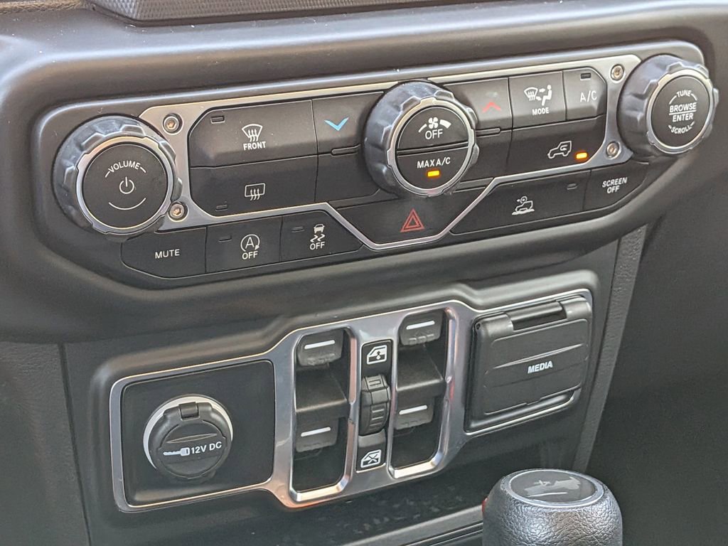 Used 2022 Jeep Wrangler Unlimited Sport AWD/4WD image 19