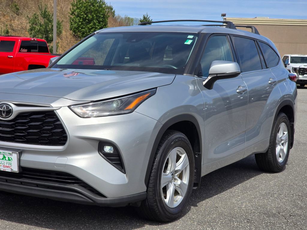 Used 2021 Toyota Highlander LE image 50