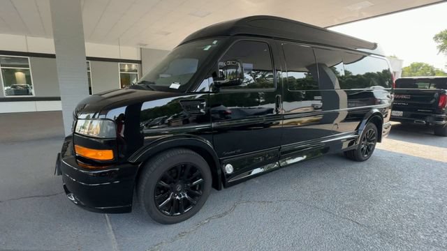 Used 2020 GMC Savana 2500 Extended w/ Enhanced Convenience Package RWD image 4