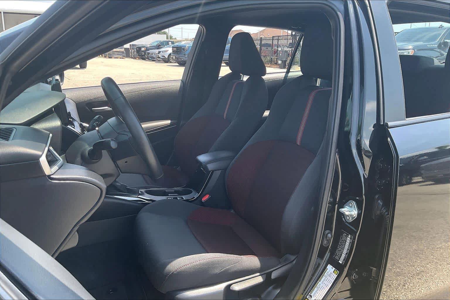 Used 2025 Toyota Corolla SE FWD image 8