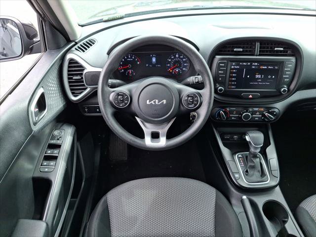 Used 2022 Kia Soul LX image 20