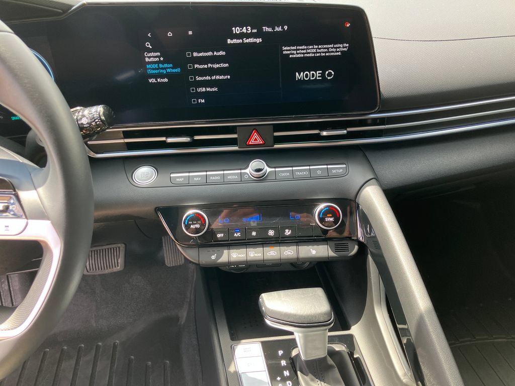 Used 2023 Hyundai Elantra Limited FWD image 12