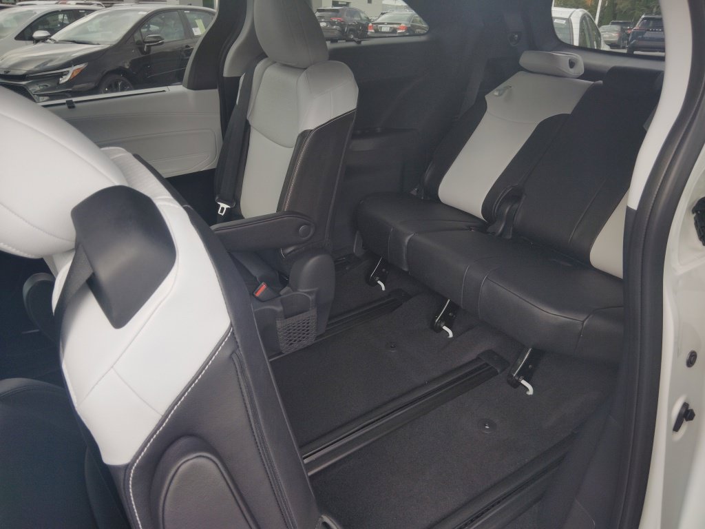 New 2026 Toyota Sienna XSE AWD/4WD image 10