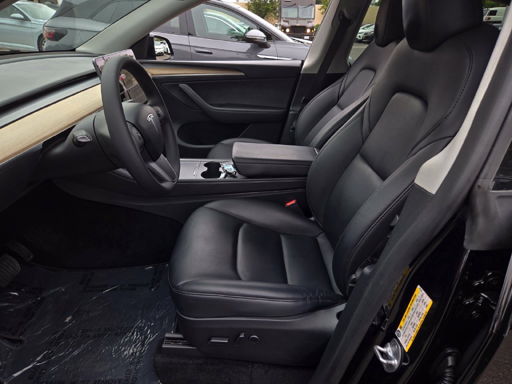 Used 2023 Tesla Model Y 2WD image 16