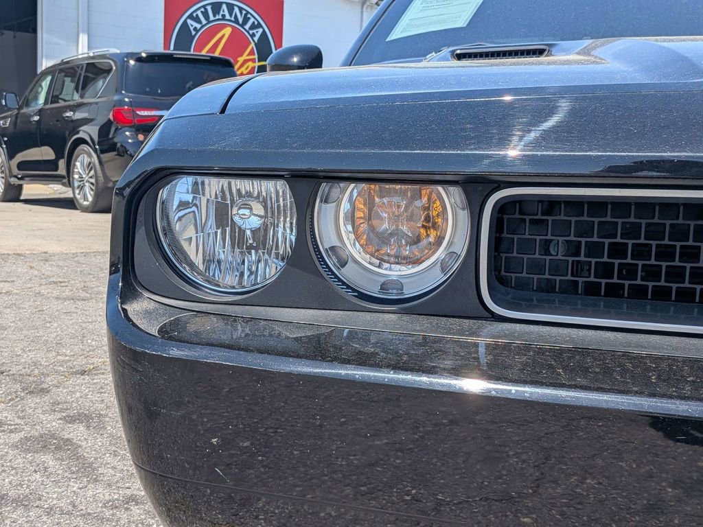 Used 2013 Dodge Challenger R/T RWD image 10