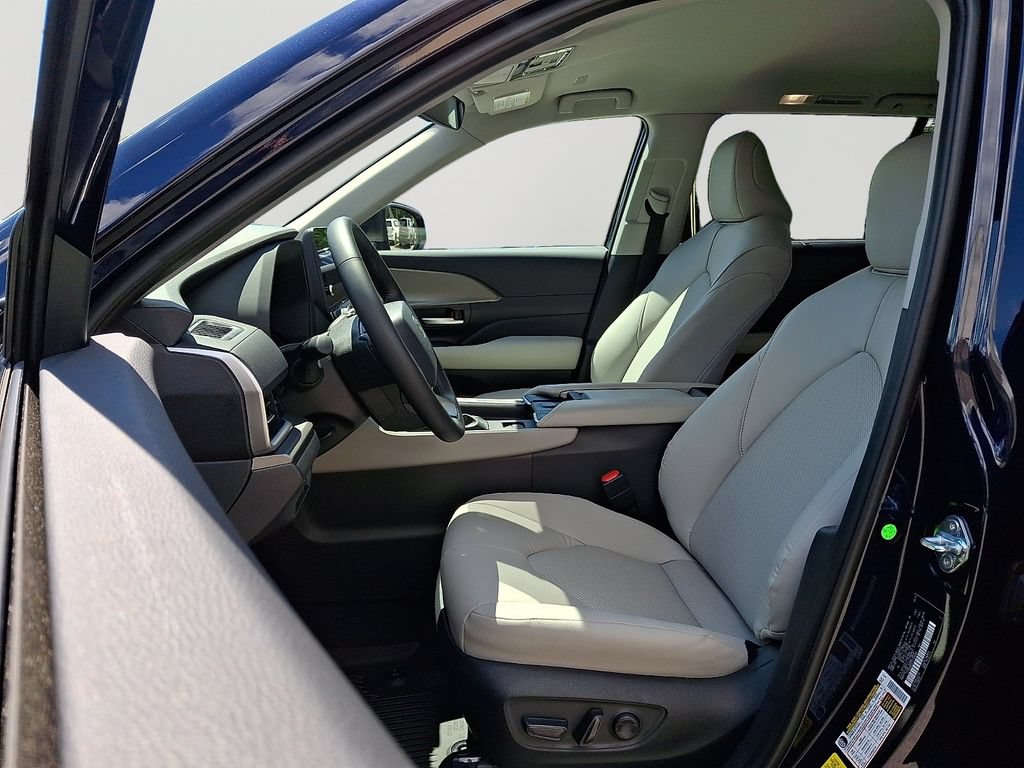 Used 2026 Toyota Grand Highlander AWD image 15