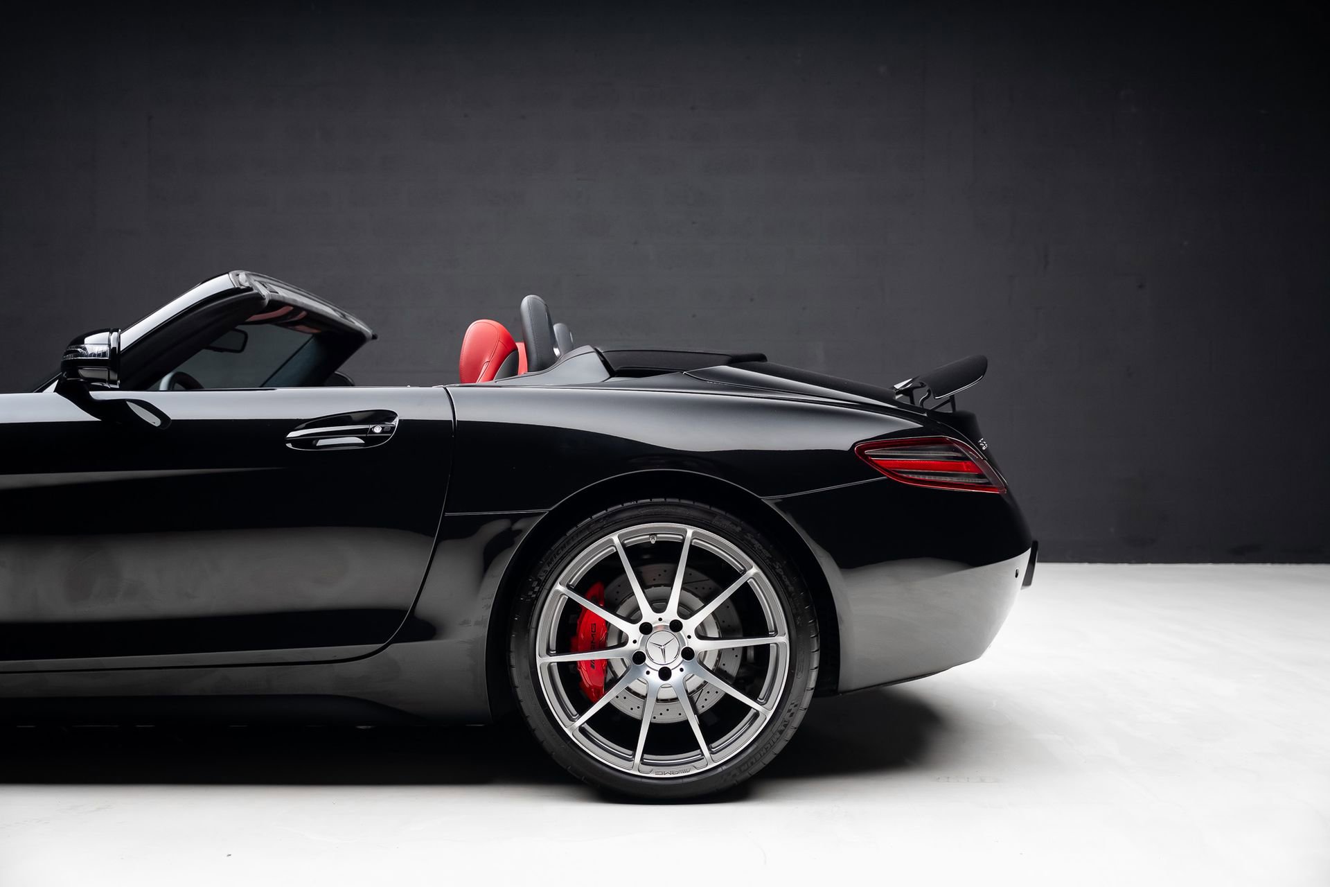 Used 2012 Mercedes-Benz SLS AMG Roadster image 23