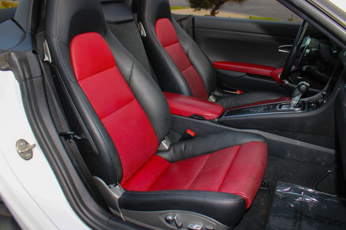 Used 2019 Porsche 718 Boxster RWD image 39