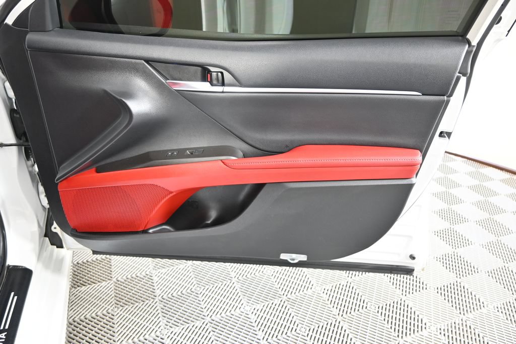 Used 2022 Toyota Camry XSE FWD image 12