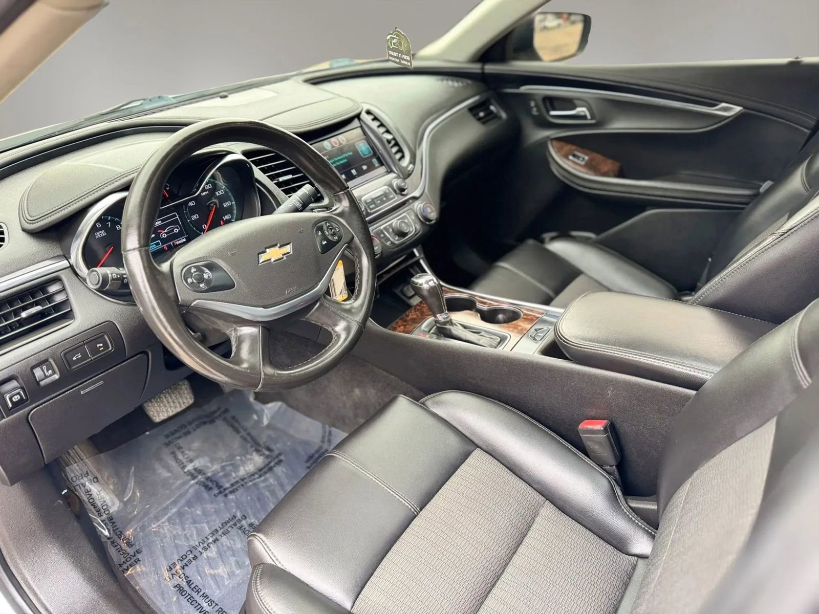 Used 2015 Chevrolet Impala LT w/ Convenience Package image 10