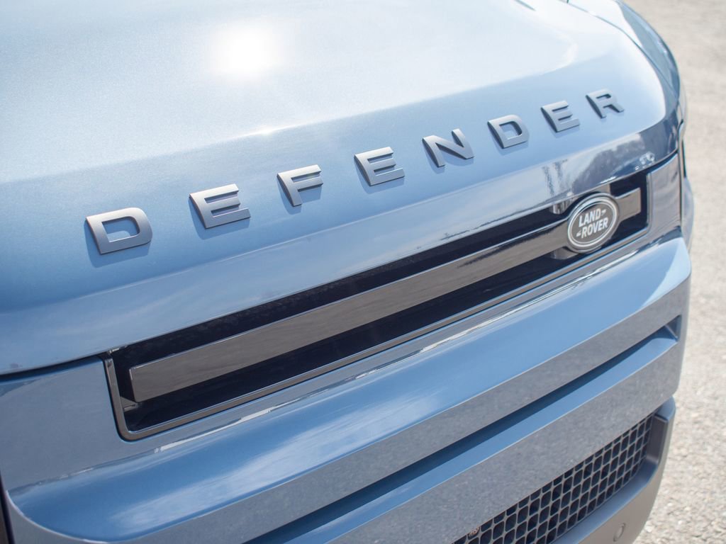 New 2026 Land Rover Defender 110 X-Dynamic SE image 15