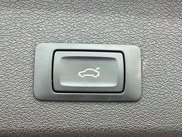 Used 2017 Audi Q5 2.0T Premium Plus w/ Technology Package image 13