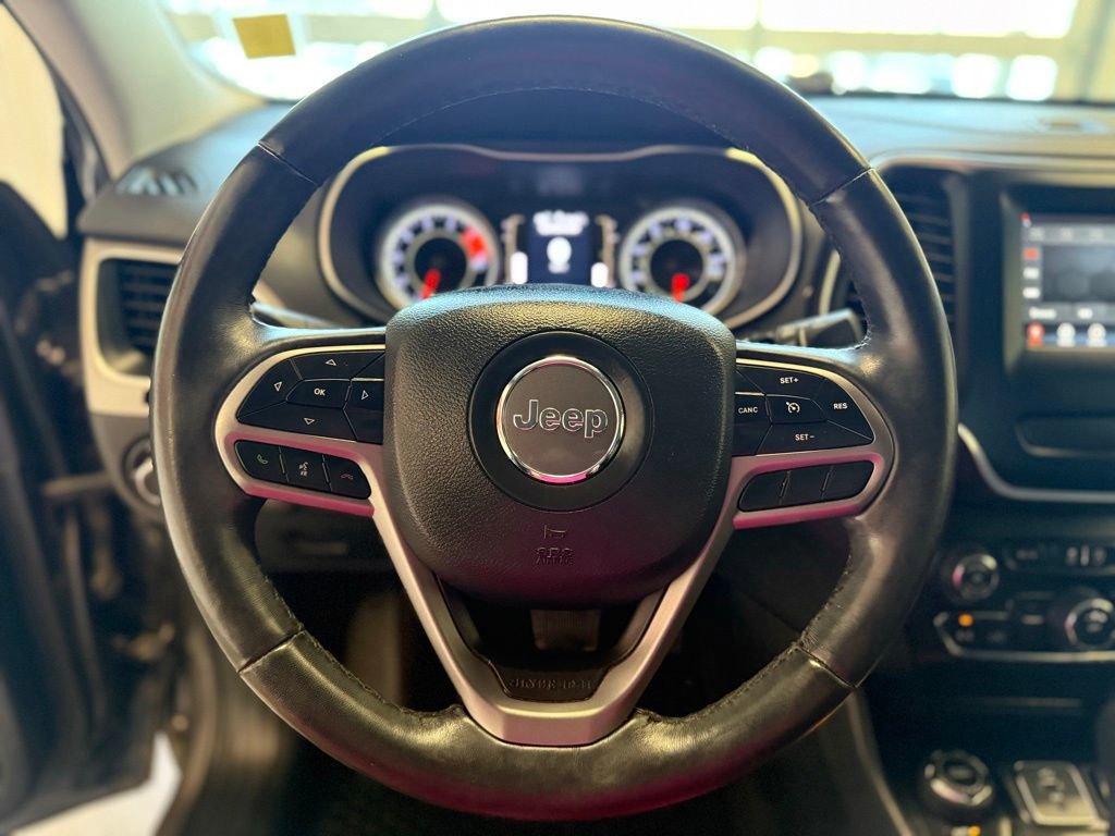 Used 2019 Jeep Cherokee Latitude Plus w/ Cold Weather Group image 21