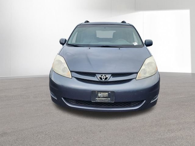 Used 2009 Toyota Sienna XLE image 26