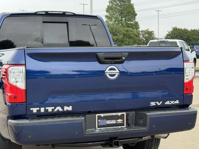 Used 2021 Nissan Titan SV w/ SV Convenience Package AWD/4WD image 3