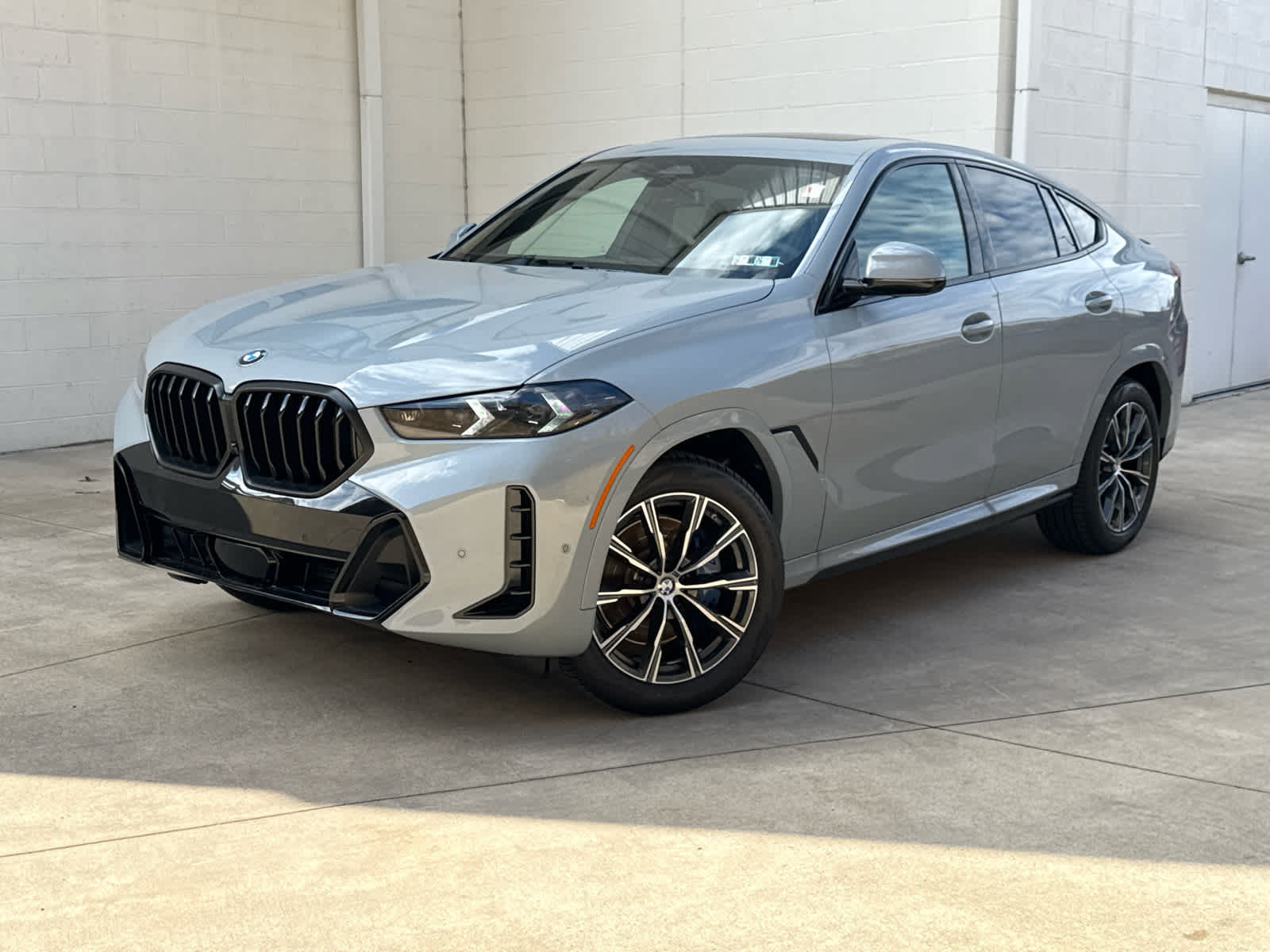 Used 2026 BMW X6 xDrive40i w/ Climate Comfort Package AWD/4WD image 1