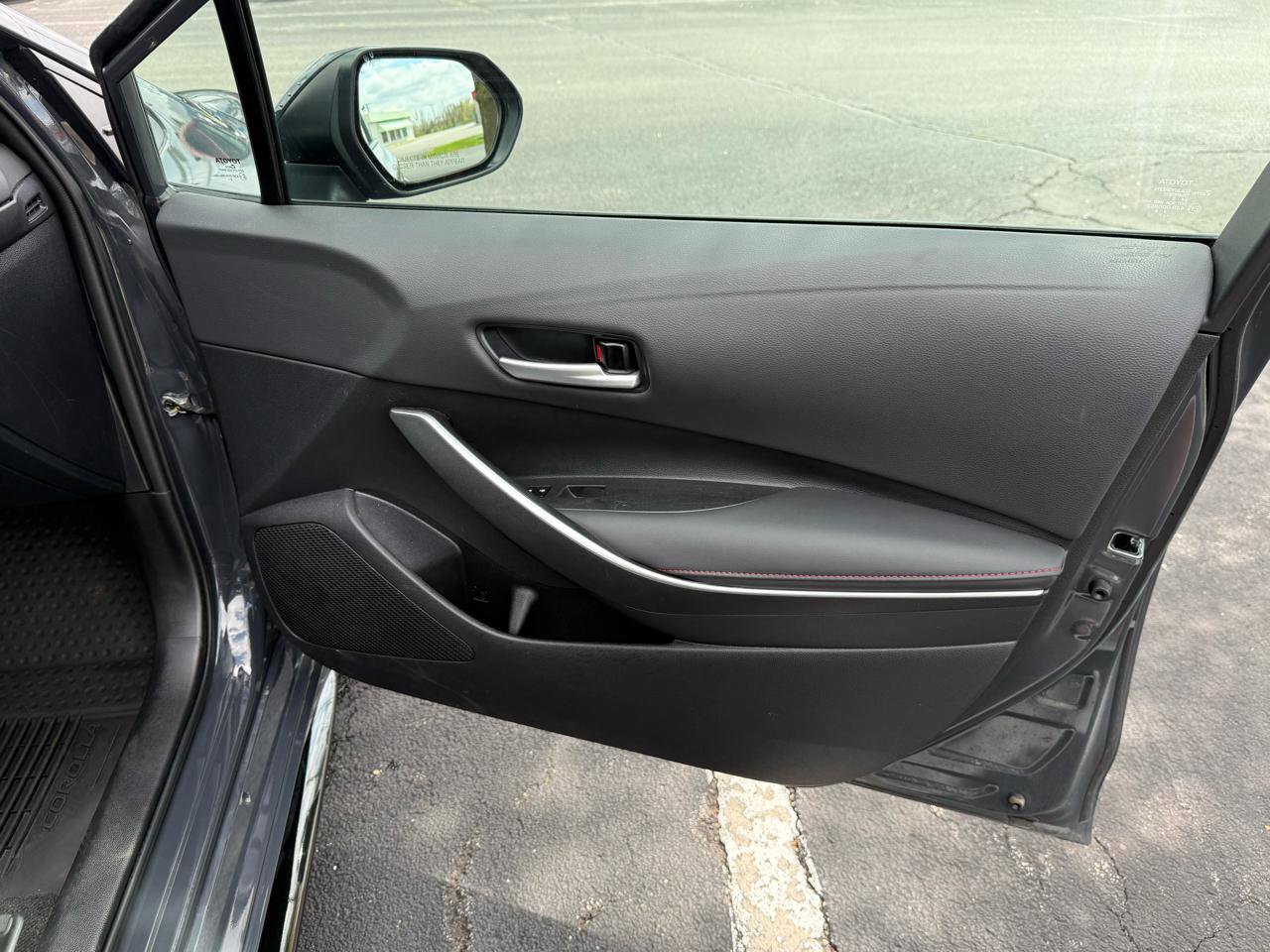 Used 2023 Toyota Corolla SE image 19