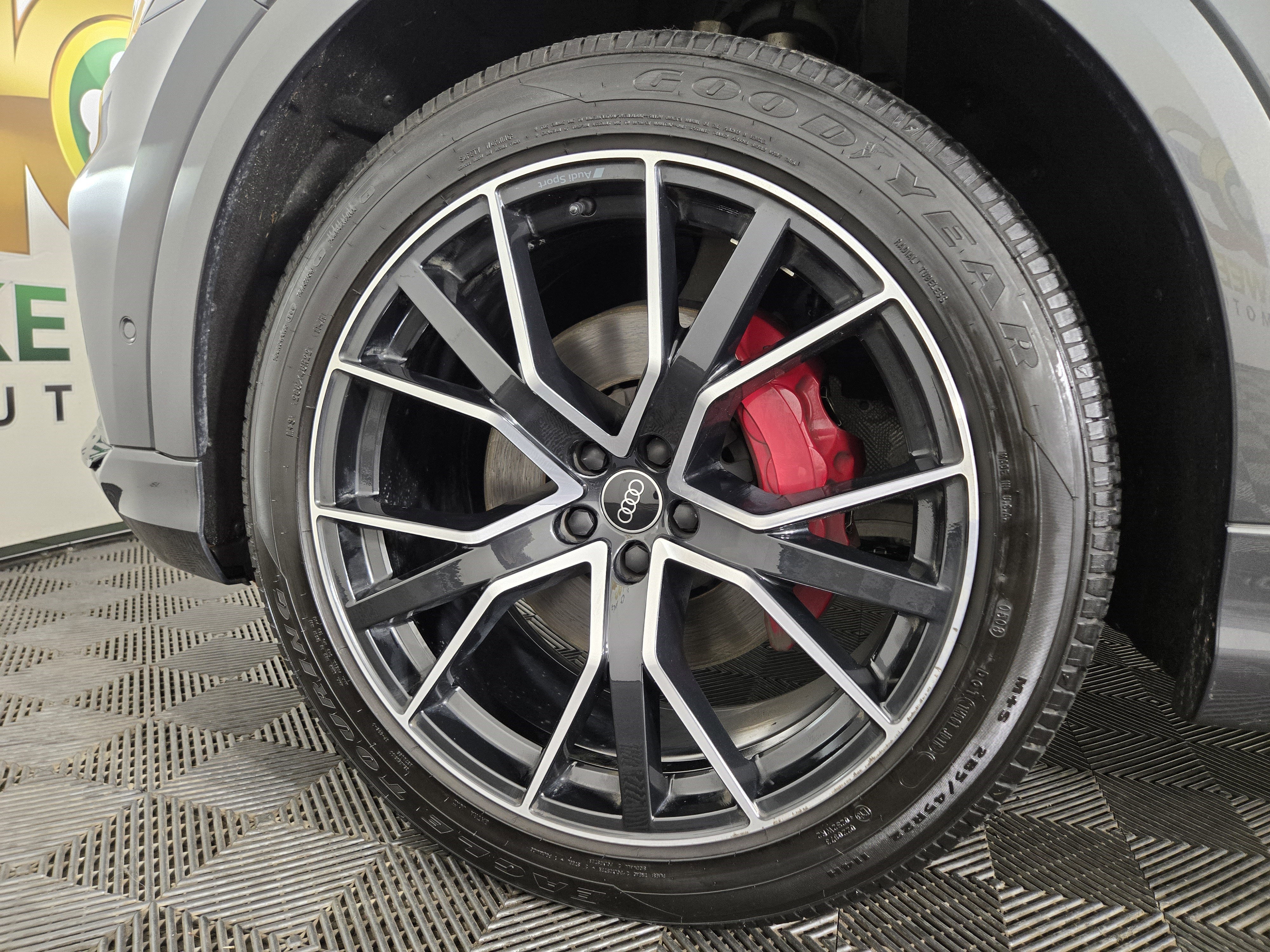 Used 2021 Audi Q8 Premium Plus w/ Premium Plus Package image 33