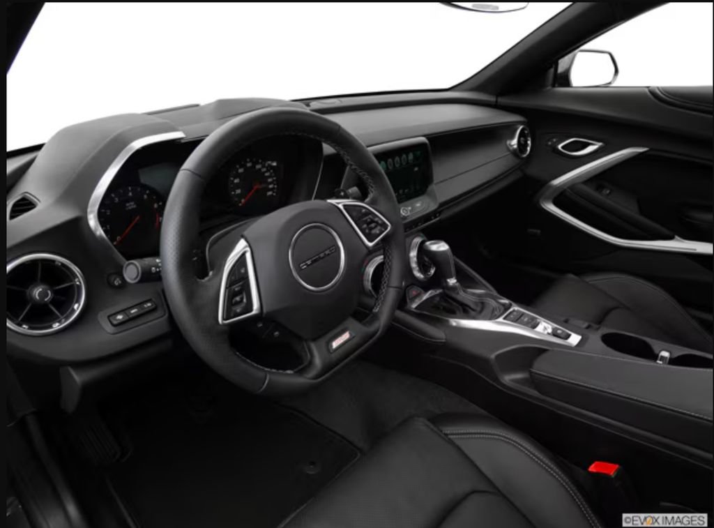 Used 2016 Chevrolet Camaro SS RWD image 4