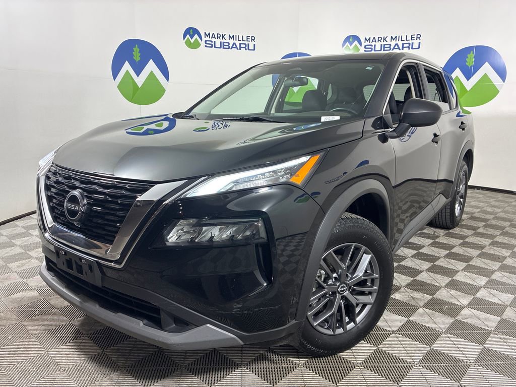 Used 2023 Nissan Rogue S AWD/4WD image 4