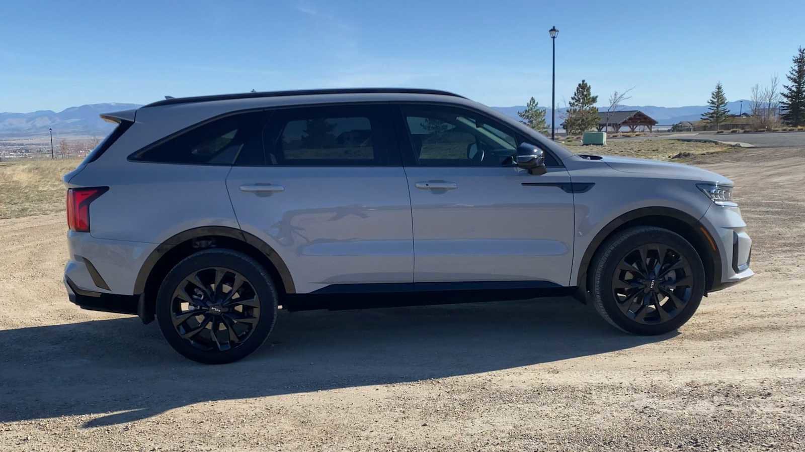Used 2023 Kia Sorento SX image 9