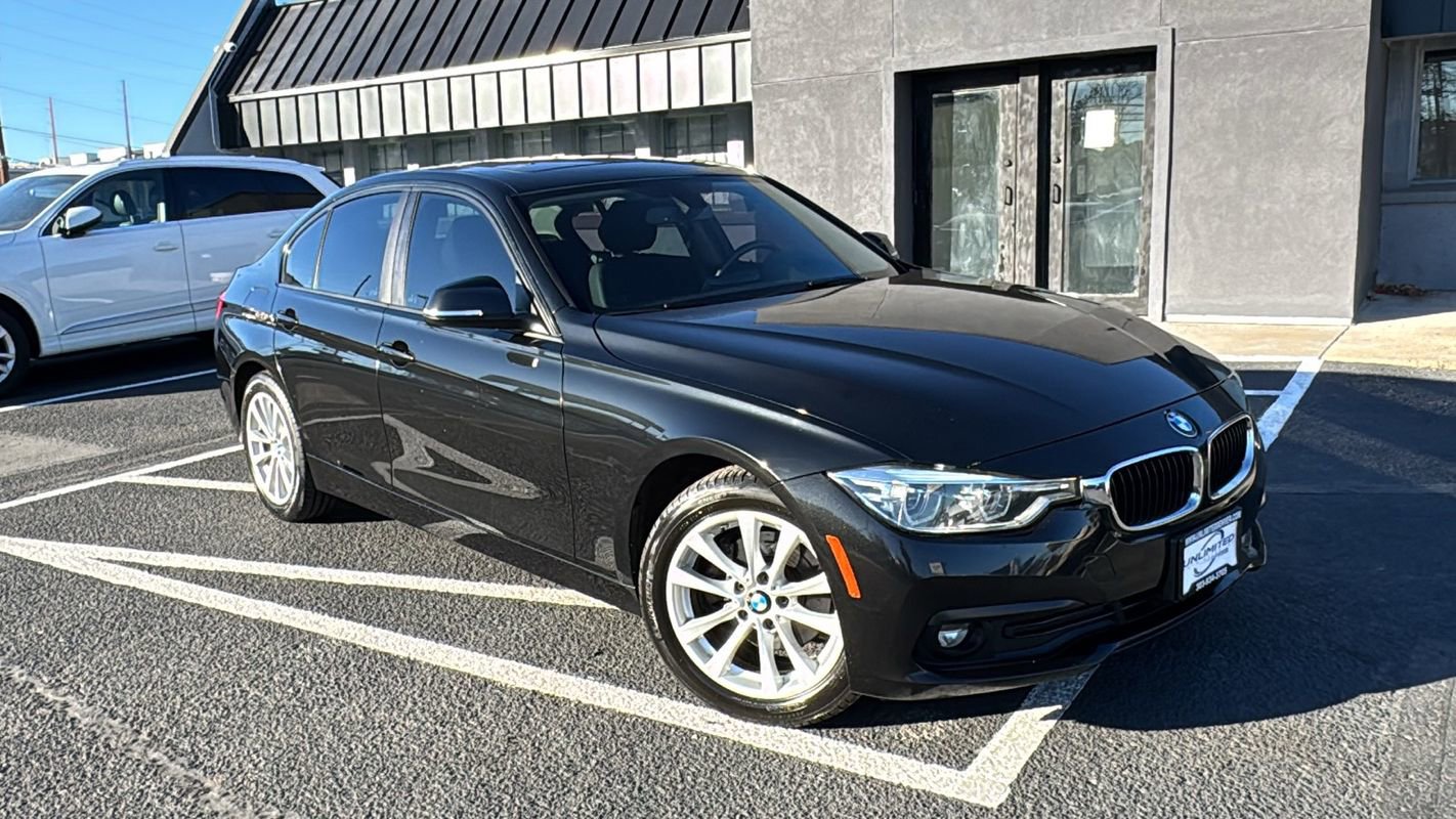 Used 2018 BMW 320i xDrive Sedan image 1
