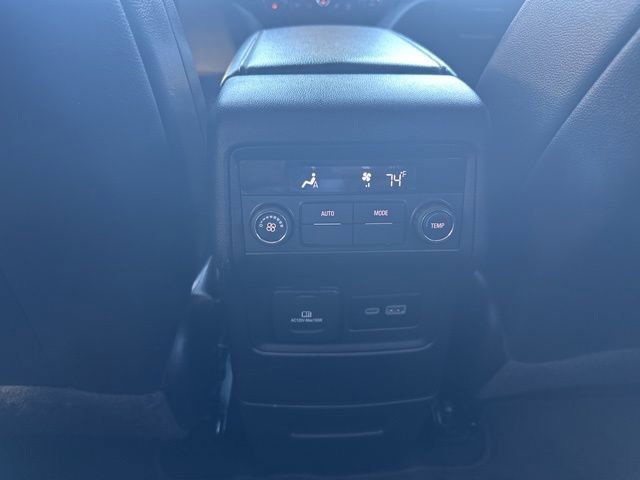 Used 2023 GMC Acadia SLT image 19