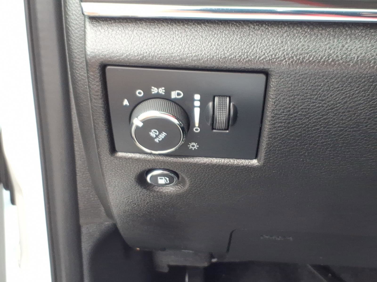 Used 2022 Jeep Grand Cherokee Limited AWD/4WD image 23
