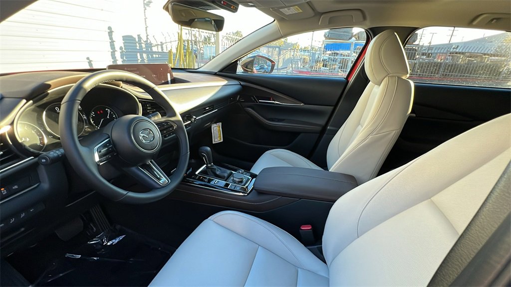 Used 2025 MAZDA CX-30 2.5 Turbo w/ Premium Plus Pkg image 17