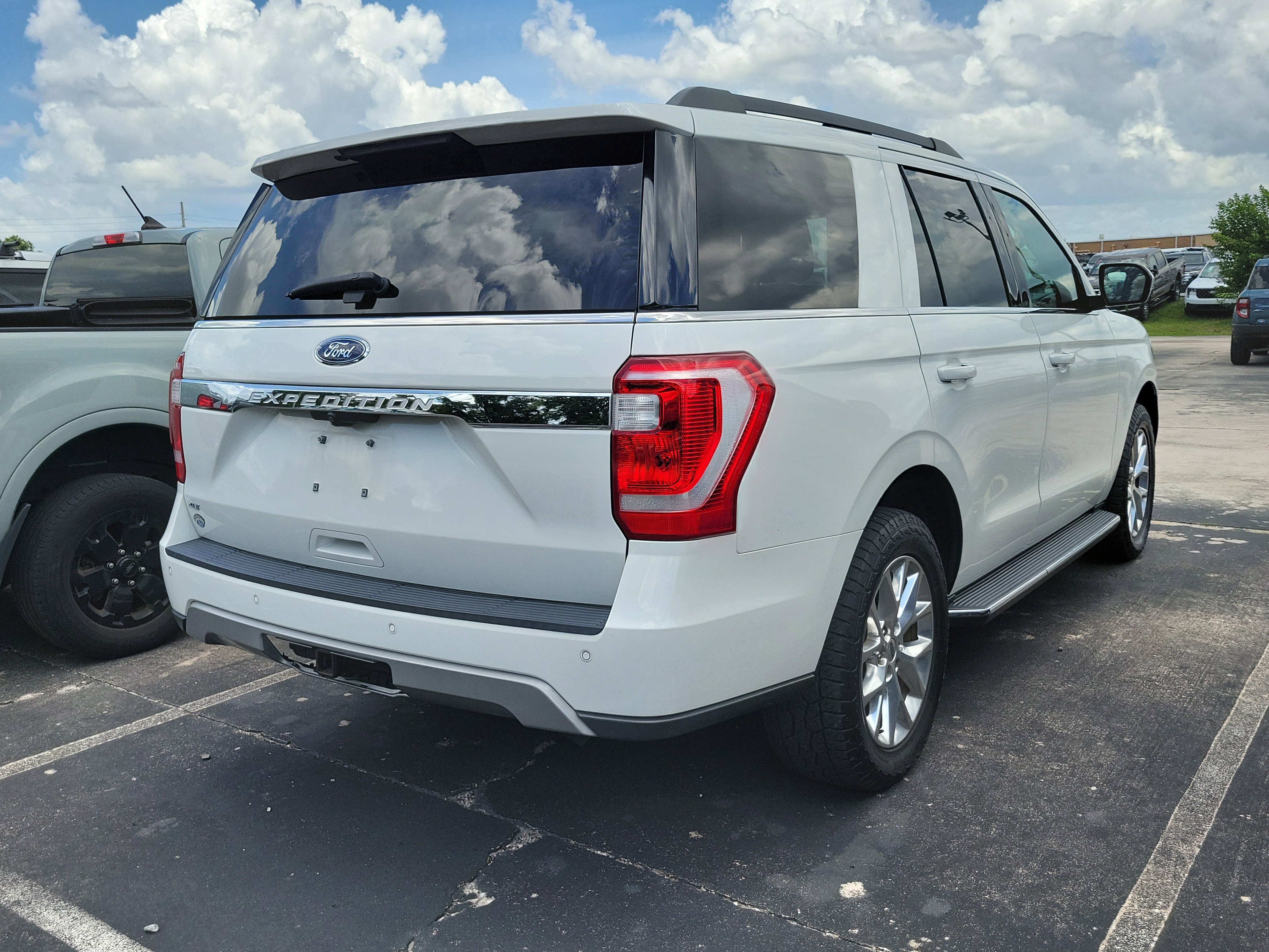 Certified 2021 Ford Expedition XLT RWD image 5