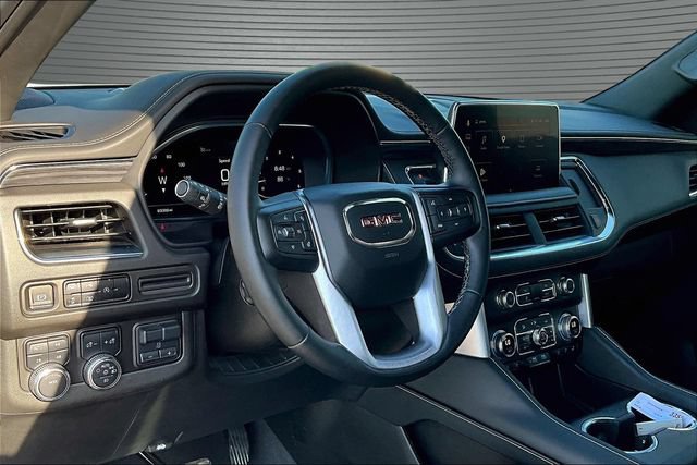 Used 2023 GMC Yukon XL SLT w/ SLT Premium Package AWD/4WD image 17