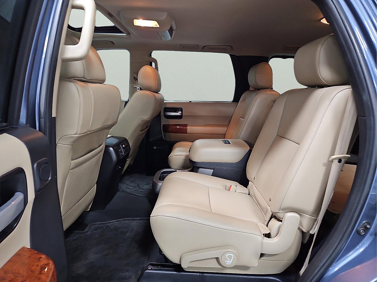 Certified 2019 Toyota Sequoia Platinum AWD/4WD image 6