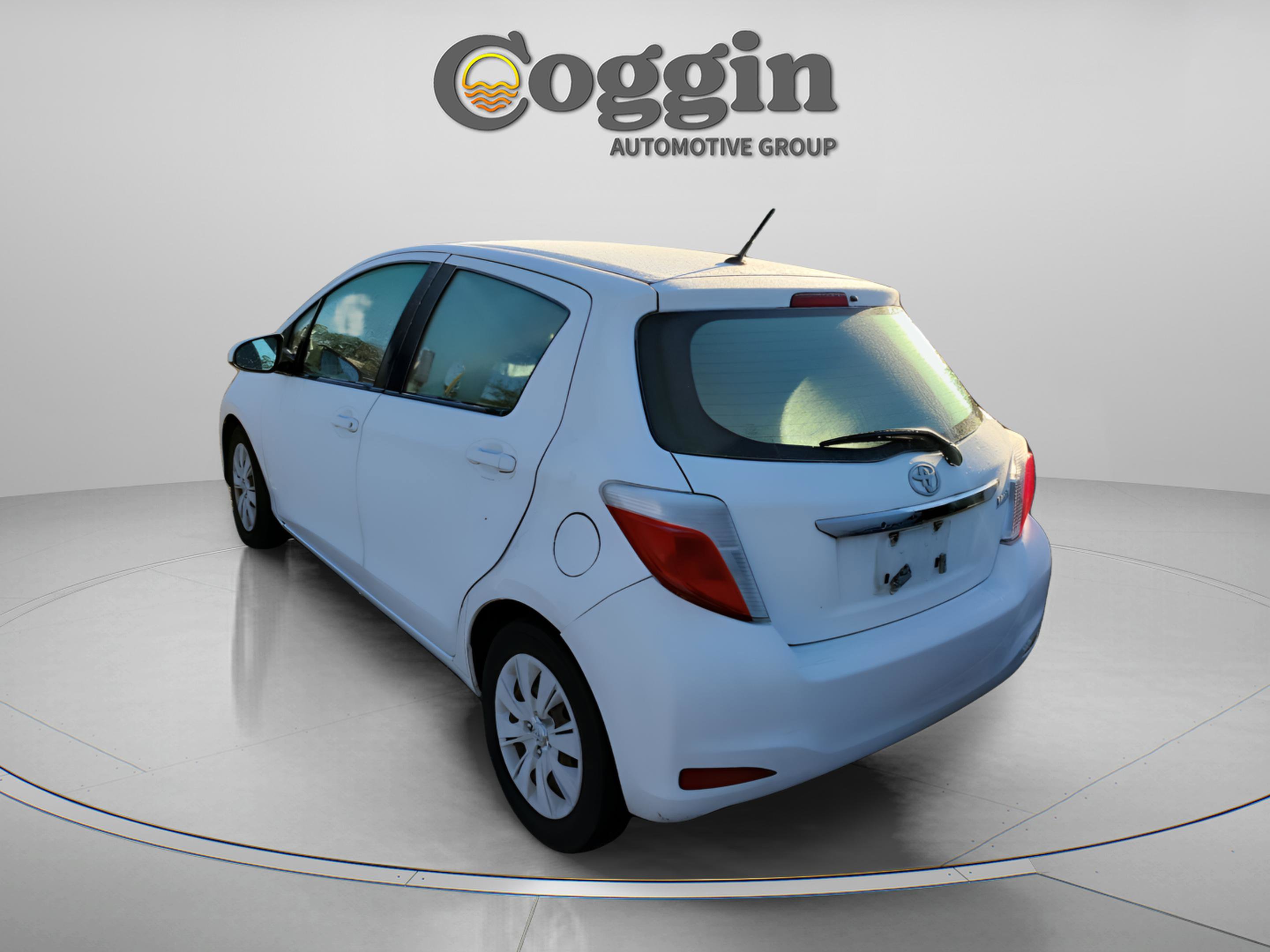 Used 2014 Toyota Yaris L FWD image 3