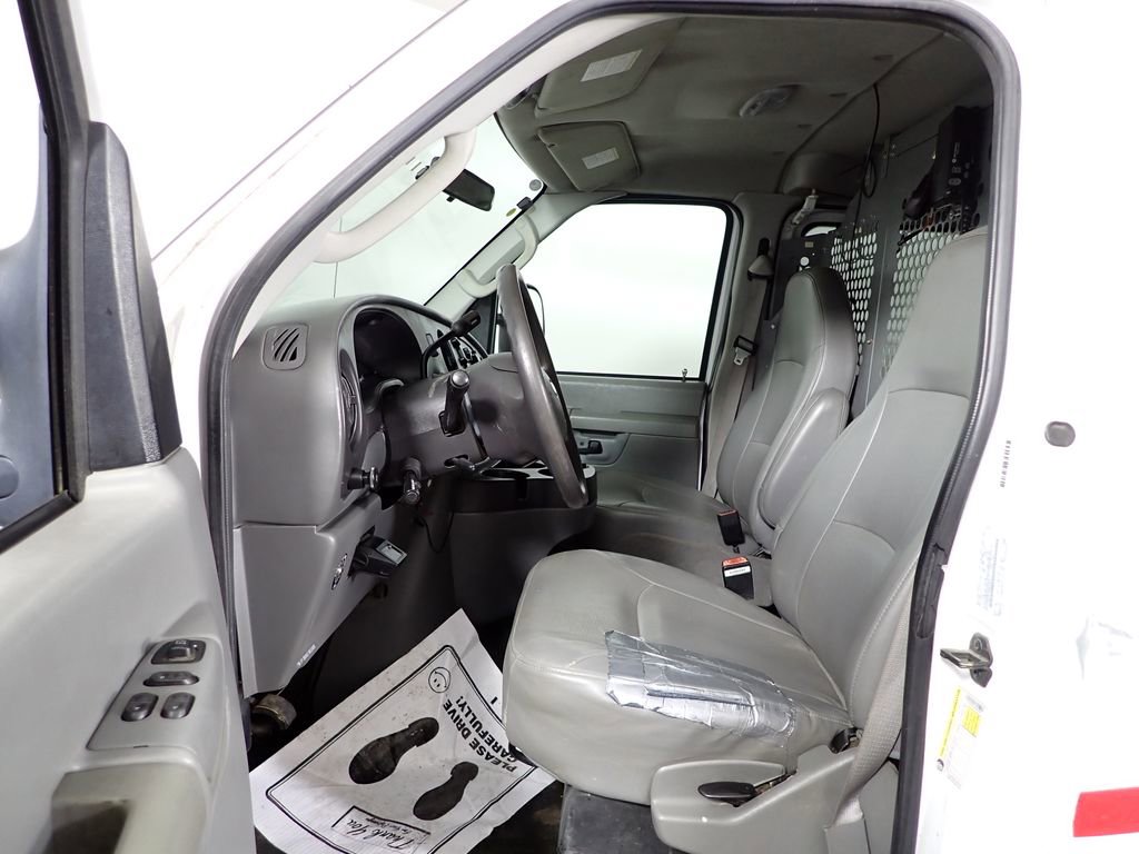 Used 2006 Ford E-350 and Econoline 350 Extended Super Duty RWD image 17