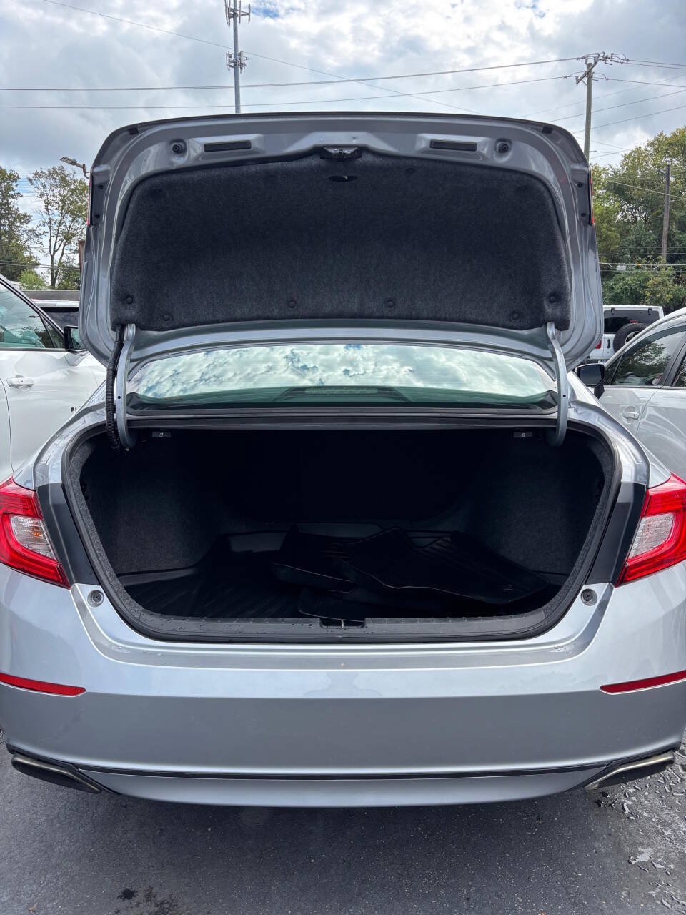 Used 2019 Honda Accord Sport image 13