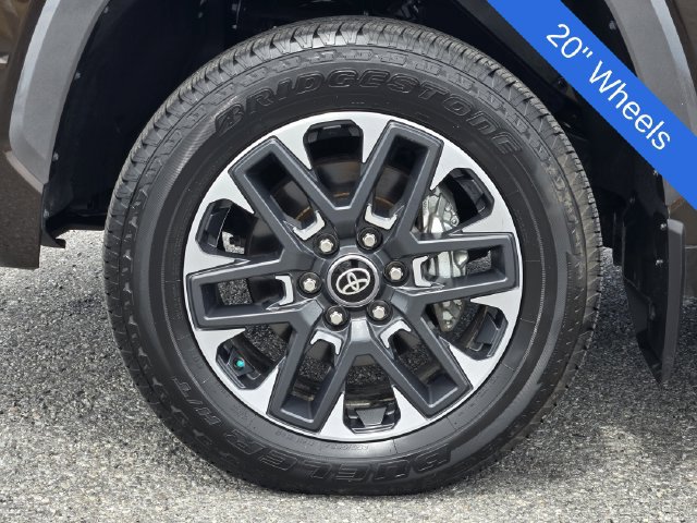 Used 2025 Toyota Tundra Limited w/ Power Package AWD/4WD image 10