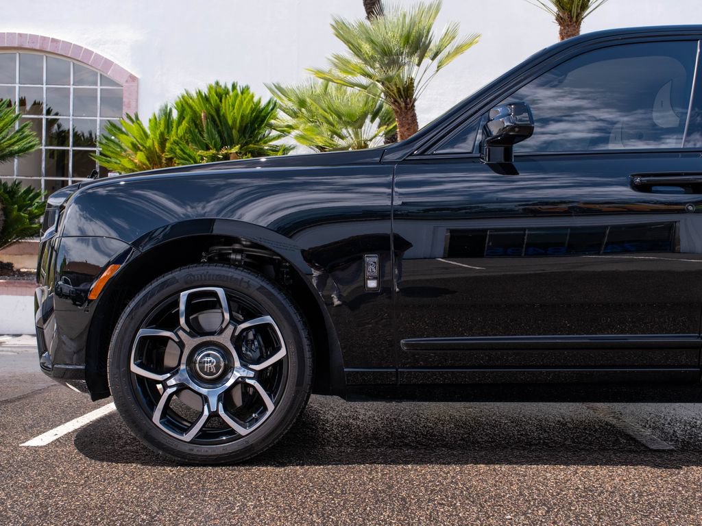 Used 2025 Rolls-Royce Cullinan Black Badge AWD/4WD image 37