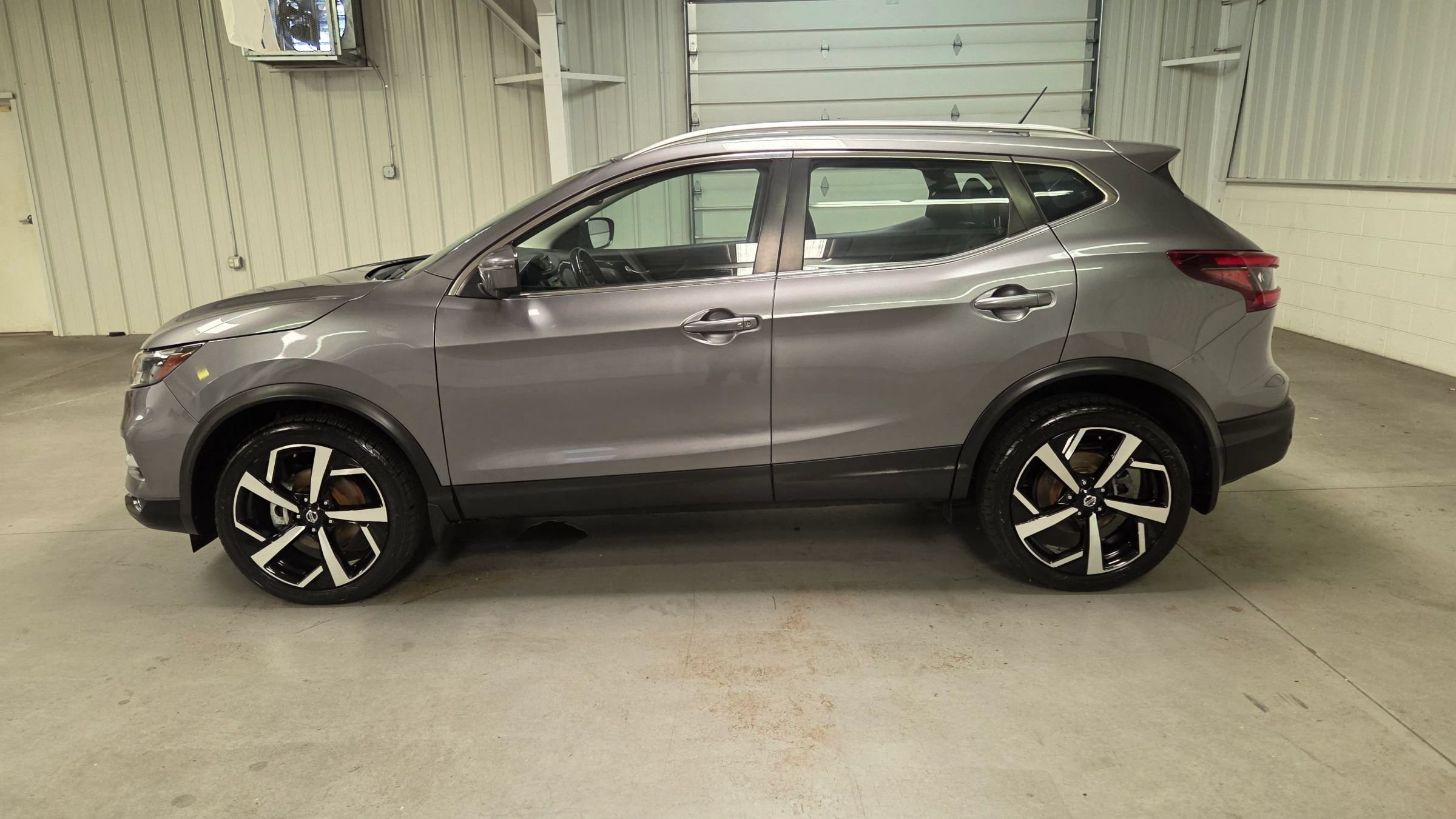 Used 2021 Nissan Rogue Sport SL w/ Premium Package AWD/4WD image 3