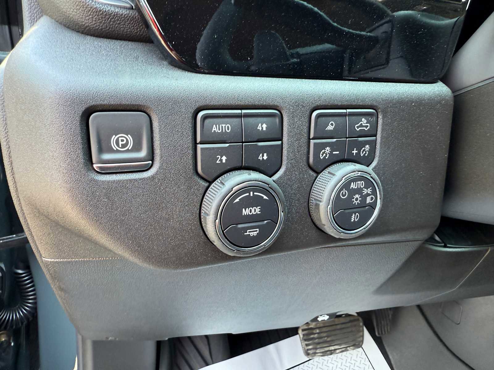 New 2026 Chevrolet Silverado 1500 LTZ w/ Z71 Off-Road Package image 17