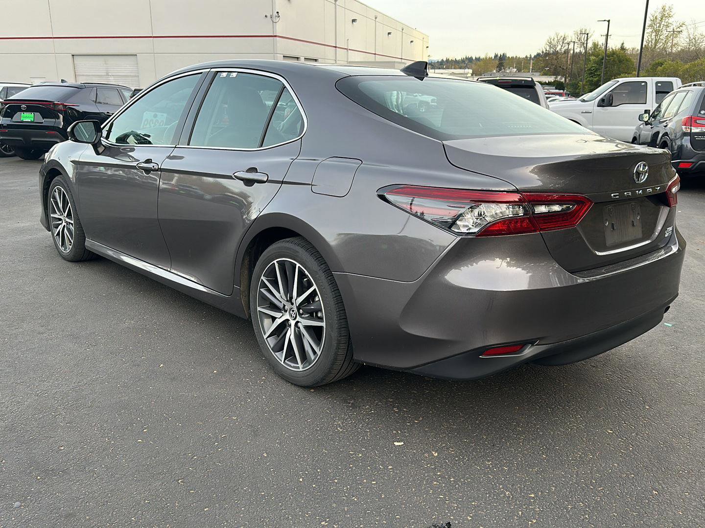 Used 2023 Toyota Camry XLE w/ Navigation Package image 5