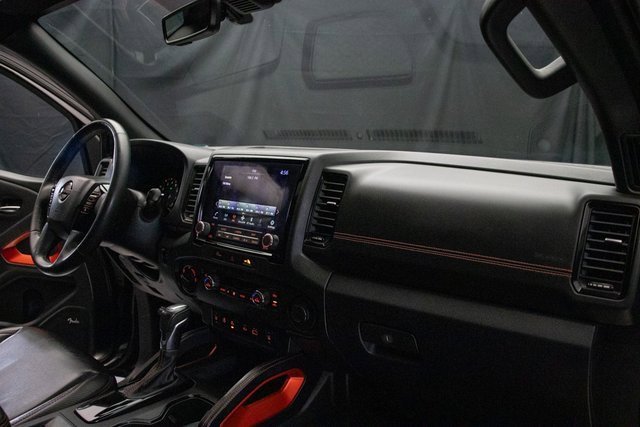 Used 2023 Nissan Frontier PRO-4X image 16